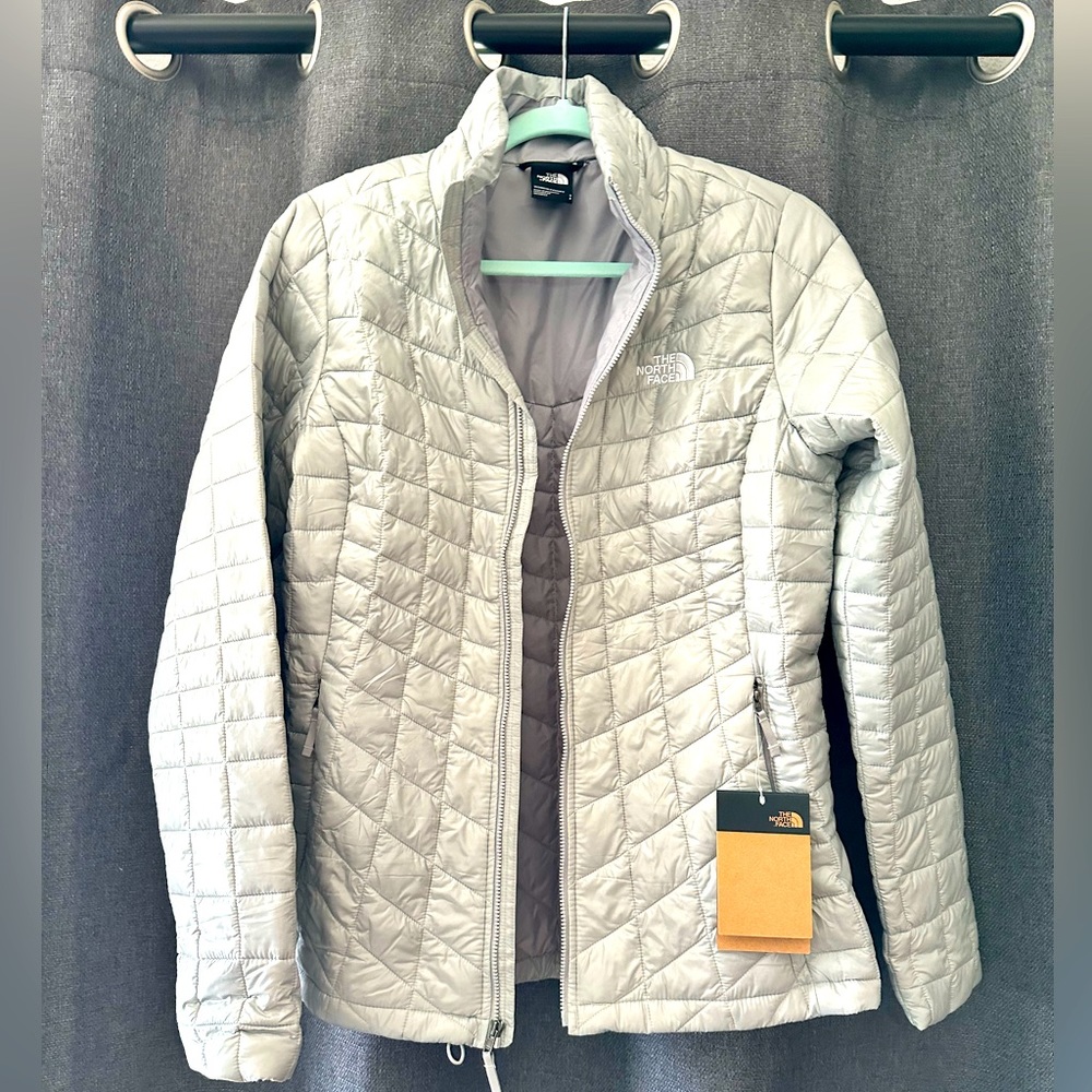 BNWT Northface Jacket- Small, Silver